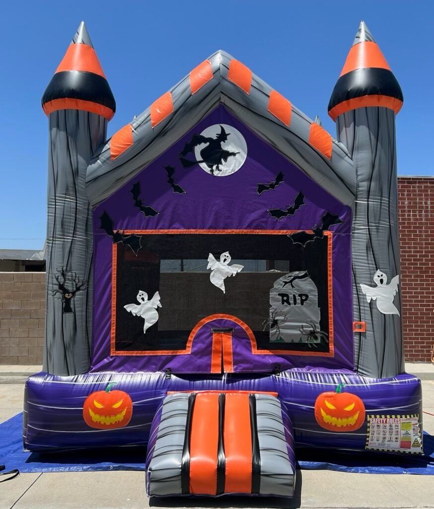 Halloween House J133