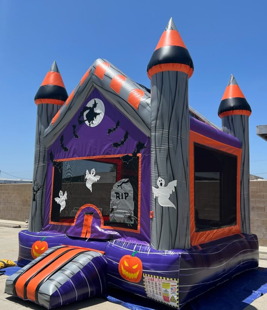 Halloween House J133