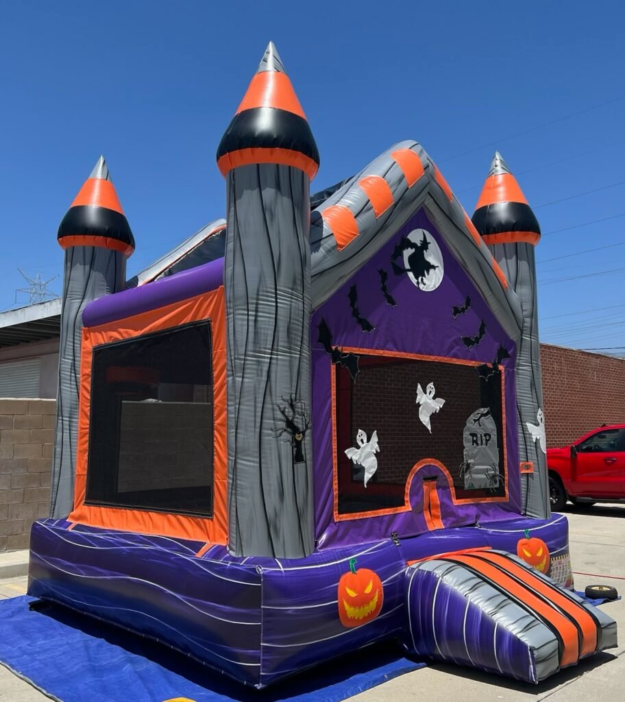 Halloween House J133