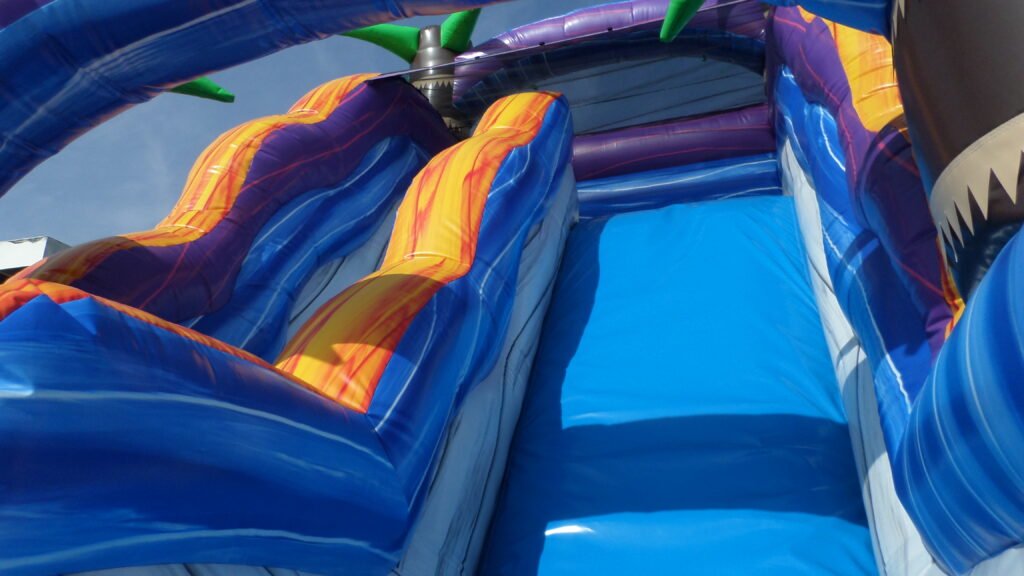 18′ Tropical Water Slide W119