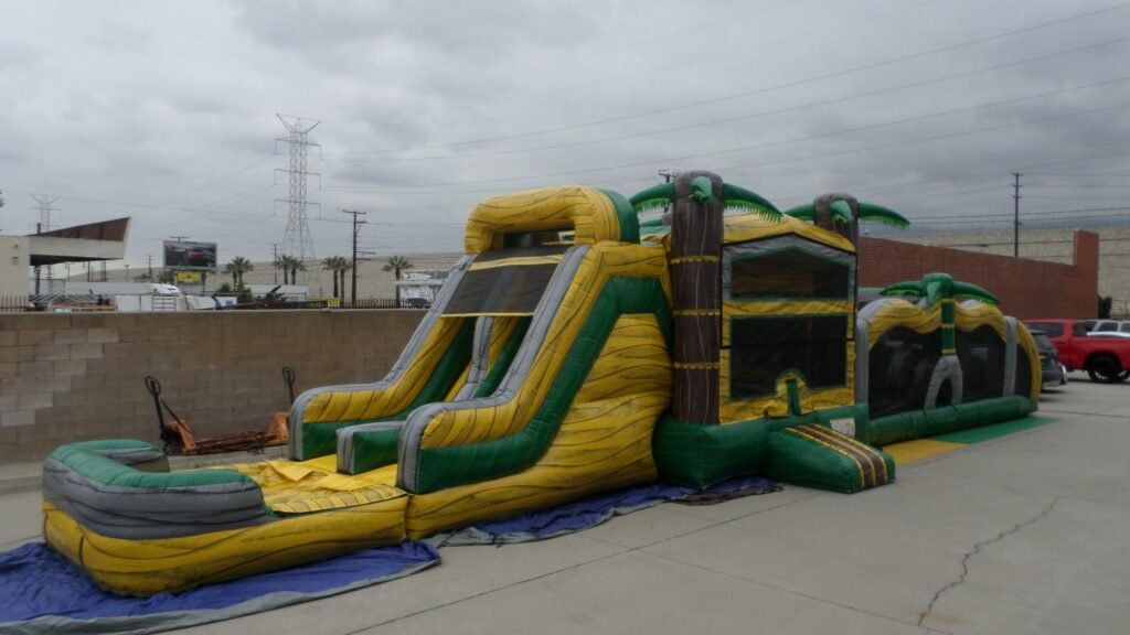 Tropical Wet & Dry Obstacle Course I102