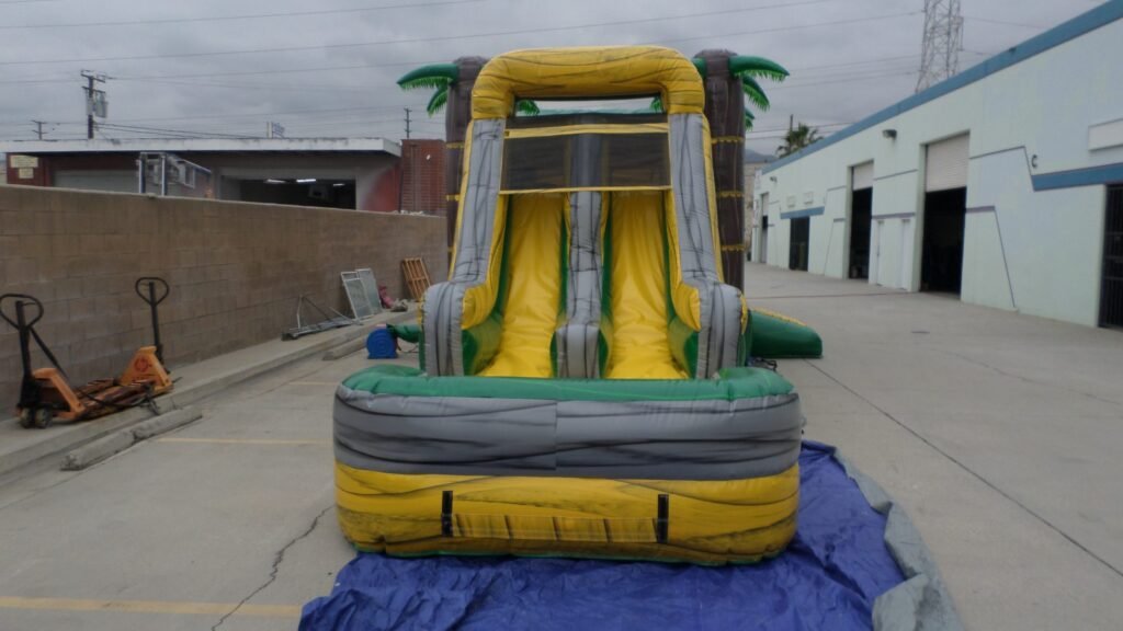 Tropical Wet & Dry Obstacle Course I102