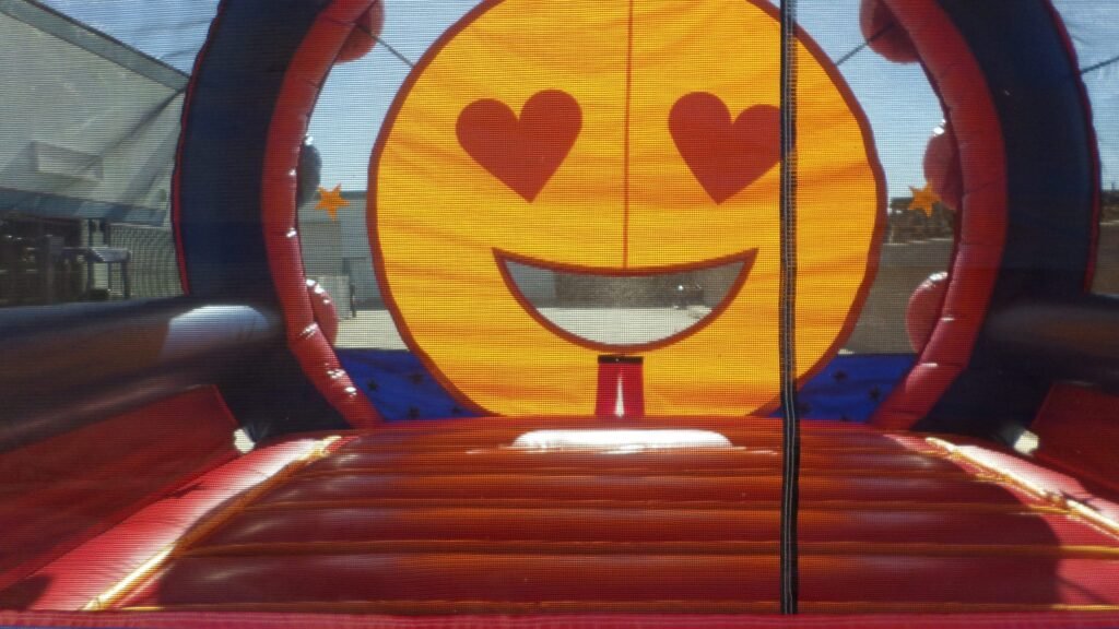 3D Emoji House J165