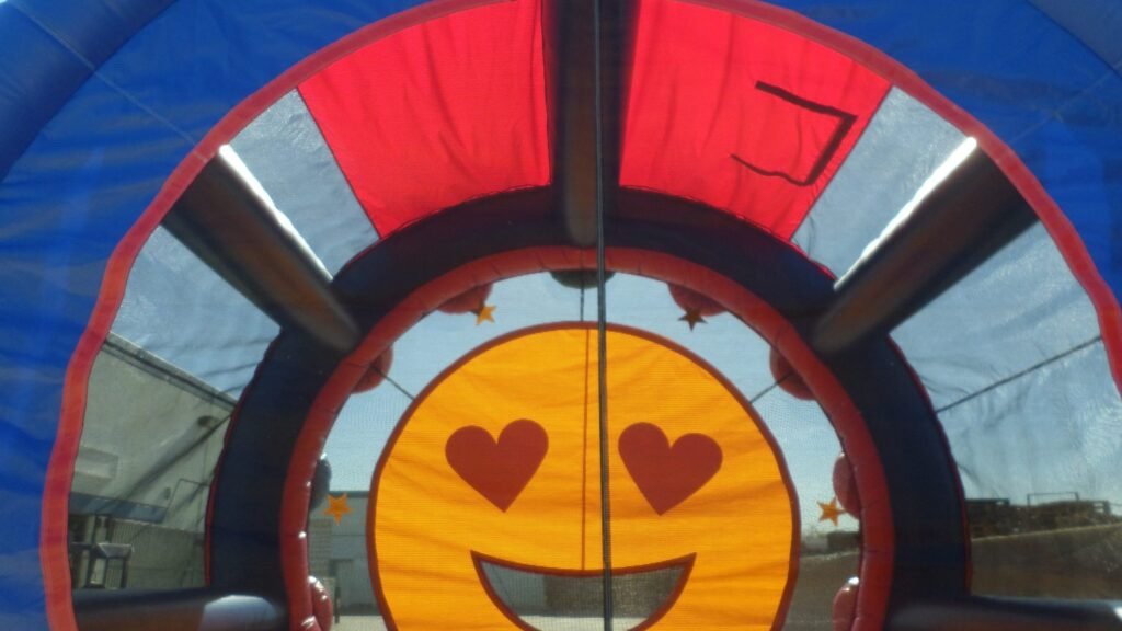 3D Emoji House J165