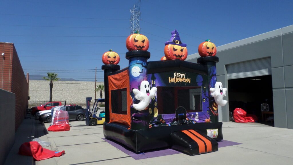 J179 Halloween House