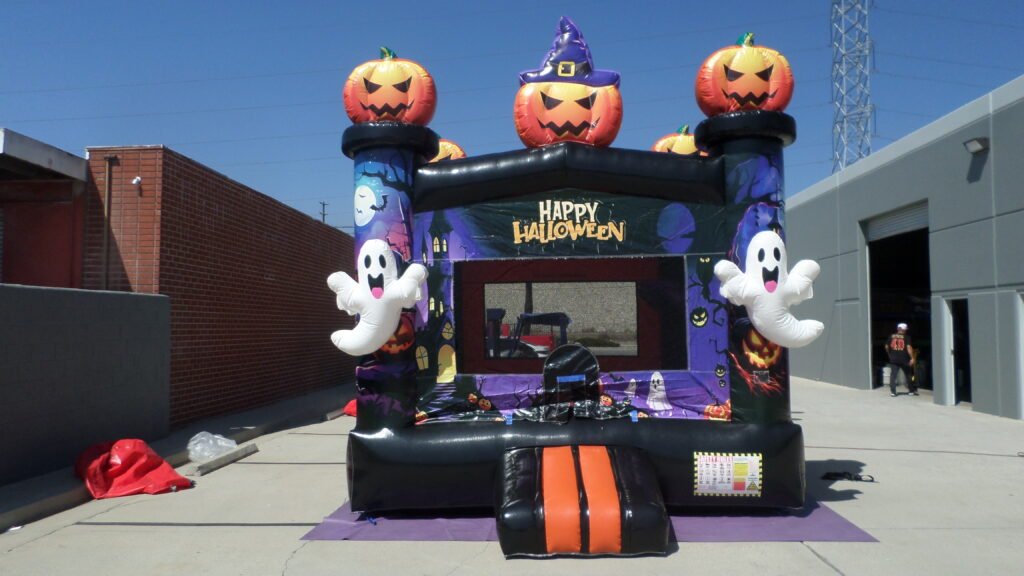 J179 Halloween House
