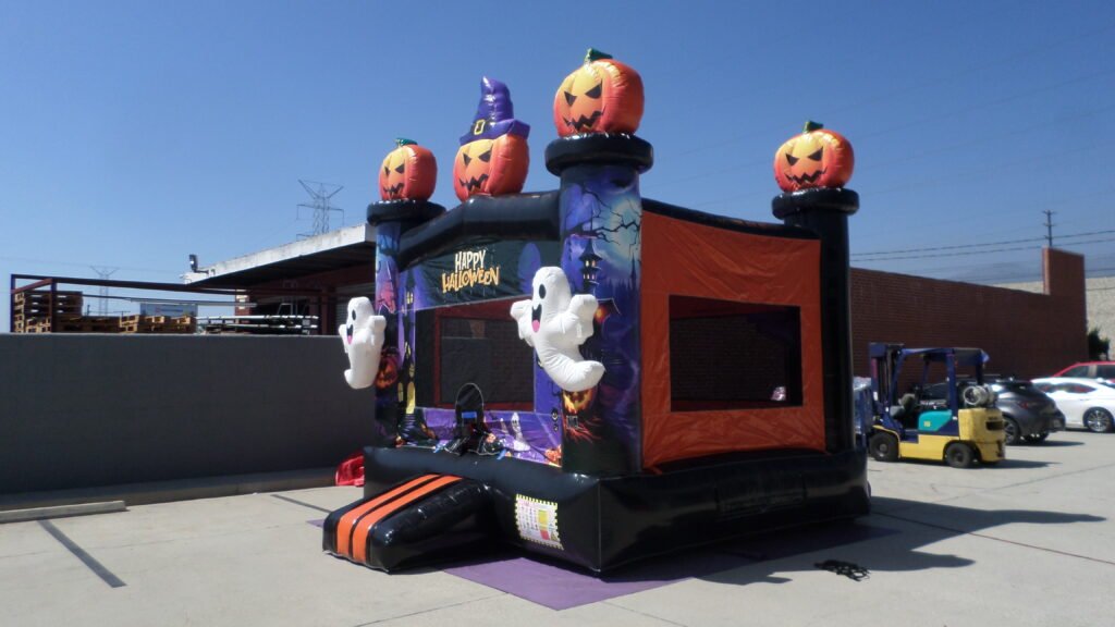 J179 Halloween House